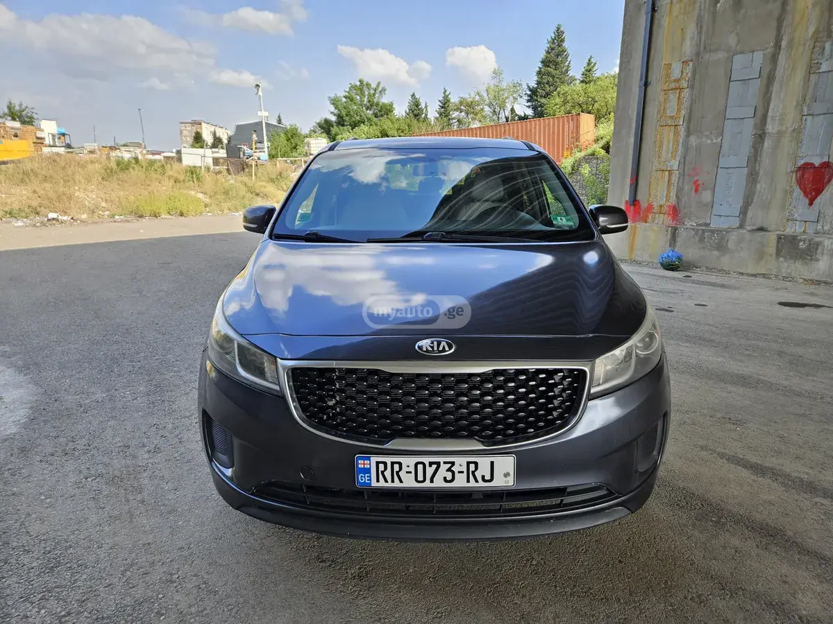 Kia Sedona 2016 — photo 2