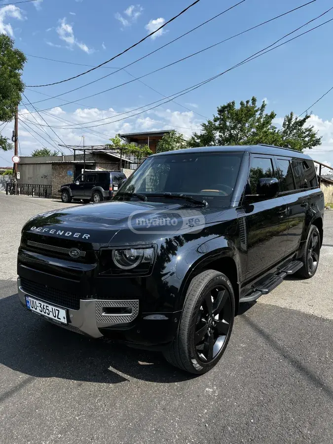 Land Rover Defender 130 2024 — photo 2