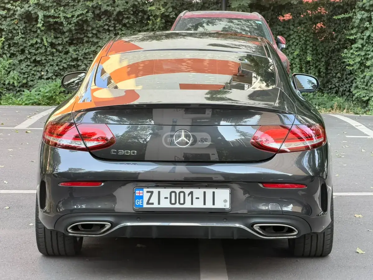 Mercedes-Benz C 300 2019 — photo 2