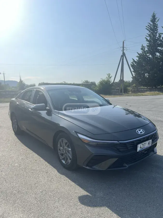 Hyundai Elantra 2024 — photo 2