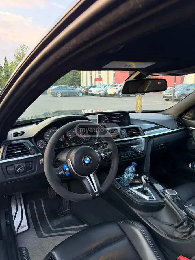 BMW M4 2015 — photo 2