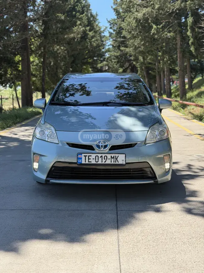 Toyota Prius 2012 — photo 2