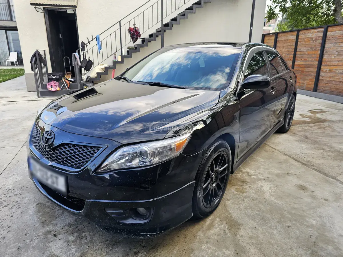 Toyota Camry 2011 — photo 2