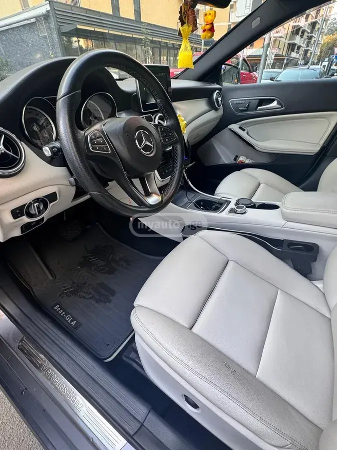 Mercedes-Benz GLA 250