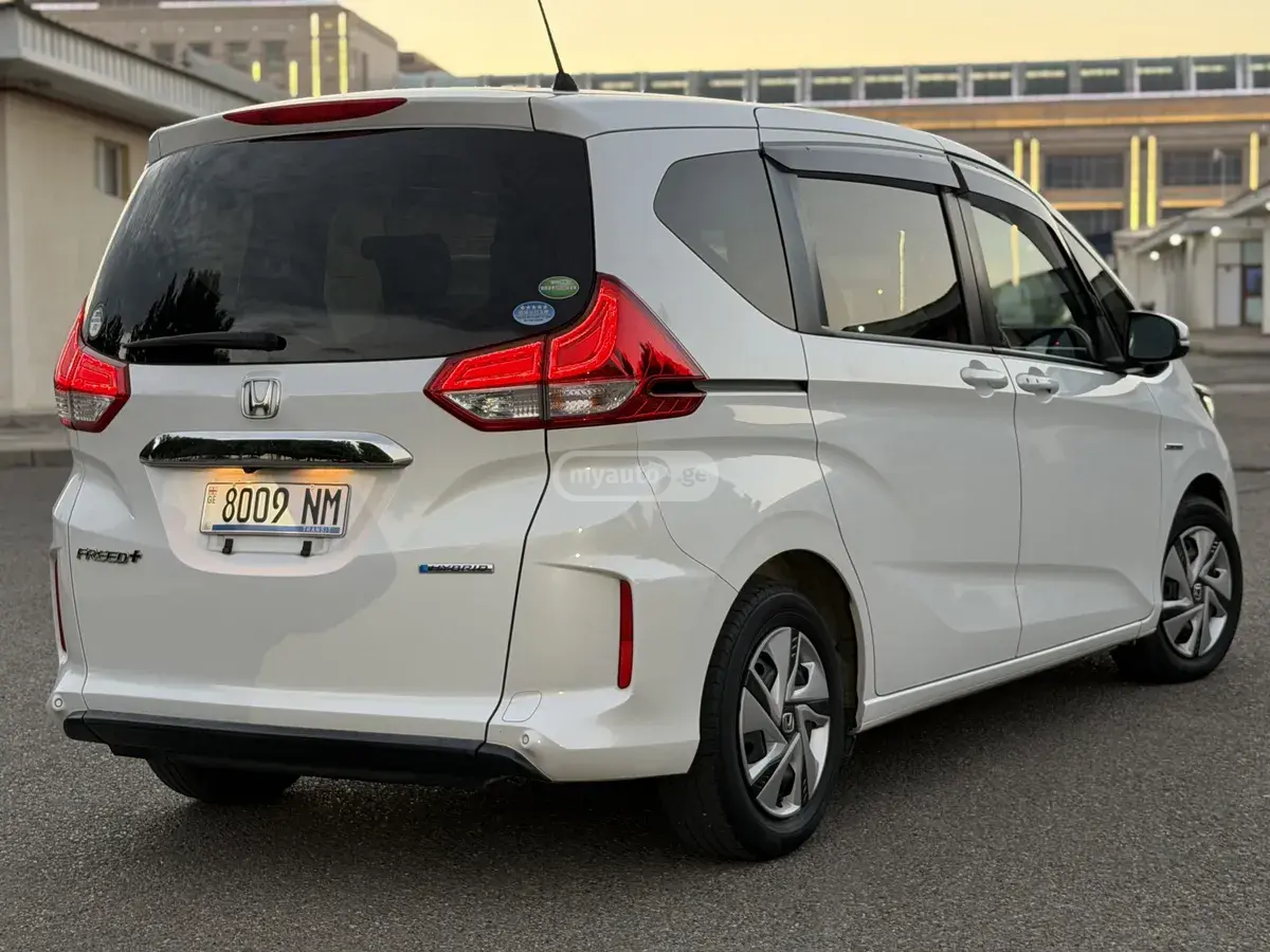 Honda Freed 2021 — photo 2