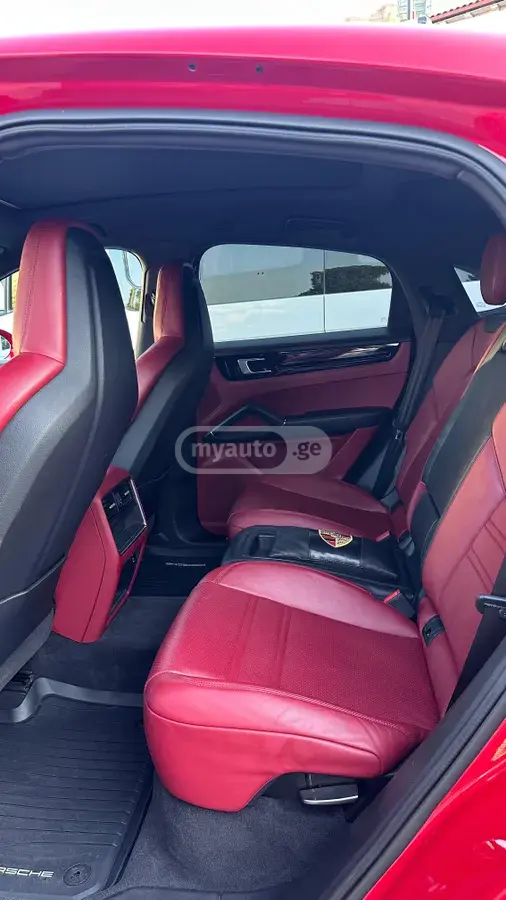 Porsche Cayenne 2020 — photo 2