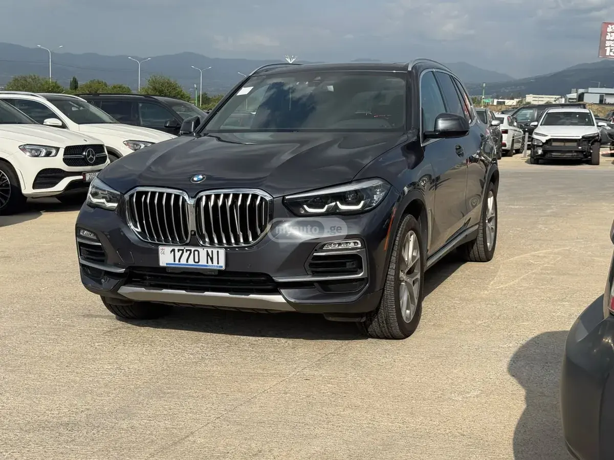 BMW X5 2019 — photo 2