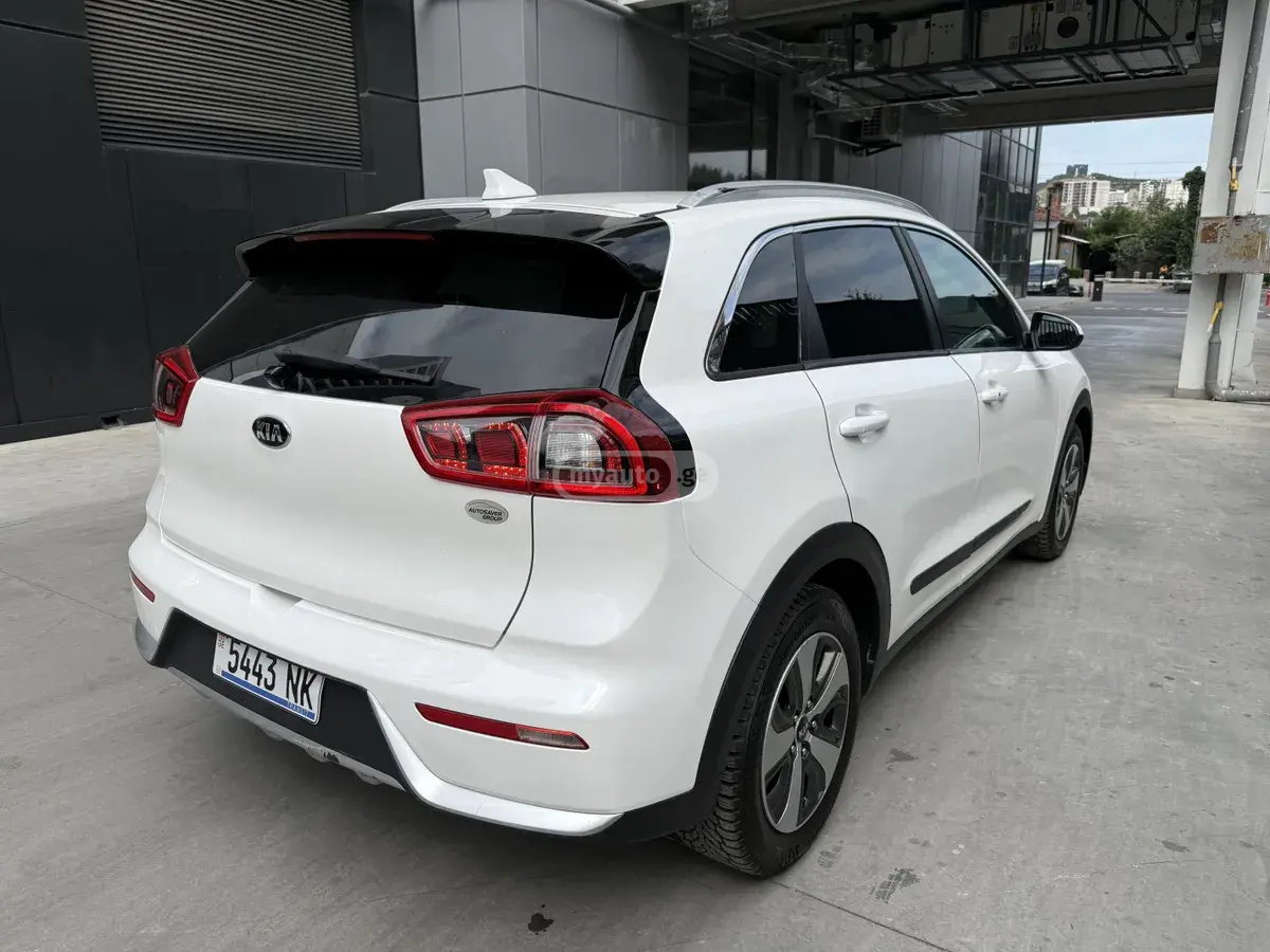 Kia Niro 2018 — photo 2
