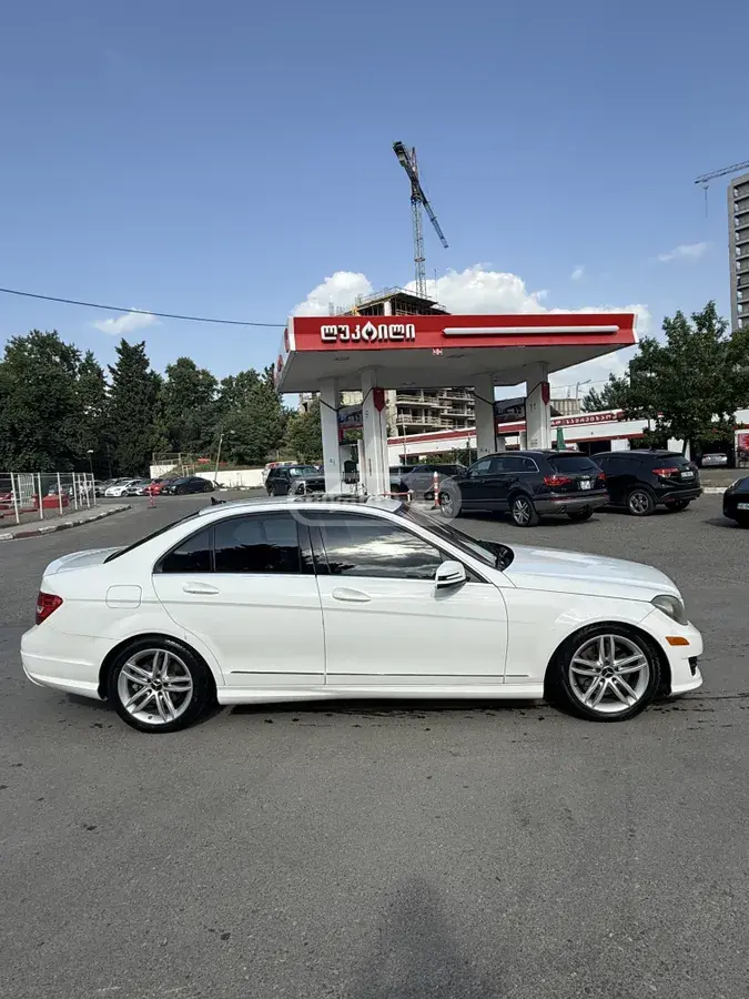 Mercedes-Benz C 300