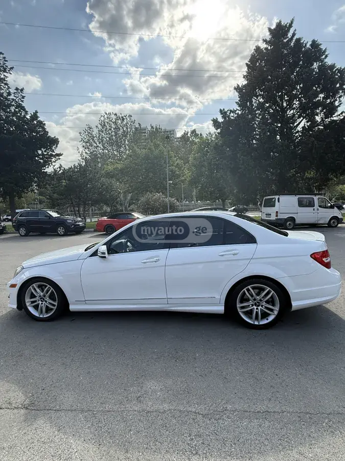 Mercedes-Benz C 300 2013 — photo 2