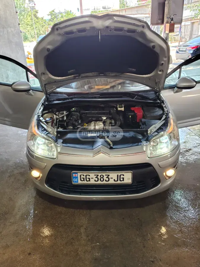 Citroen C4 2011 — photo 2
