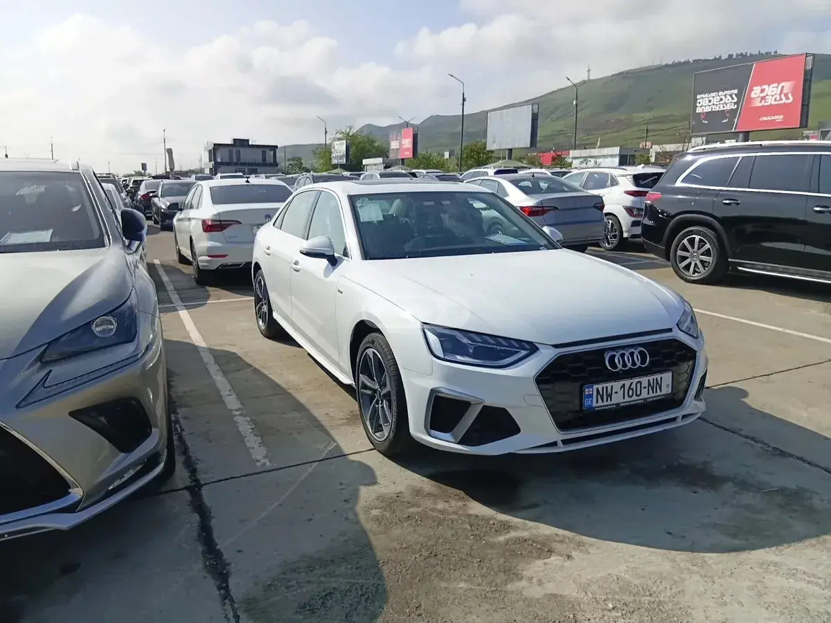 Audi A4 2025 — photo 2