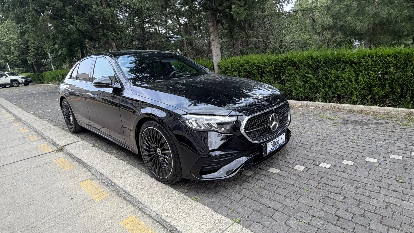 Mercedes-Benz E 200 2024 — photo 2