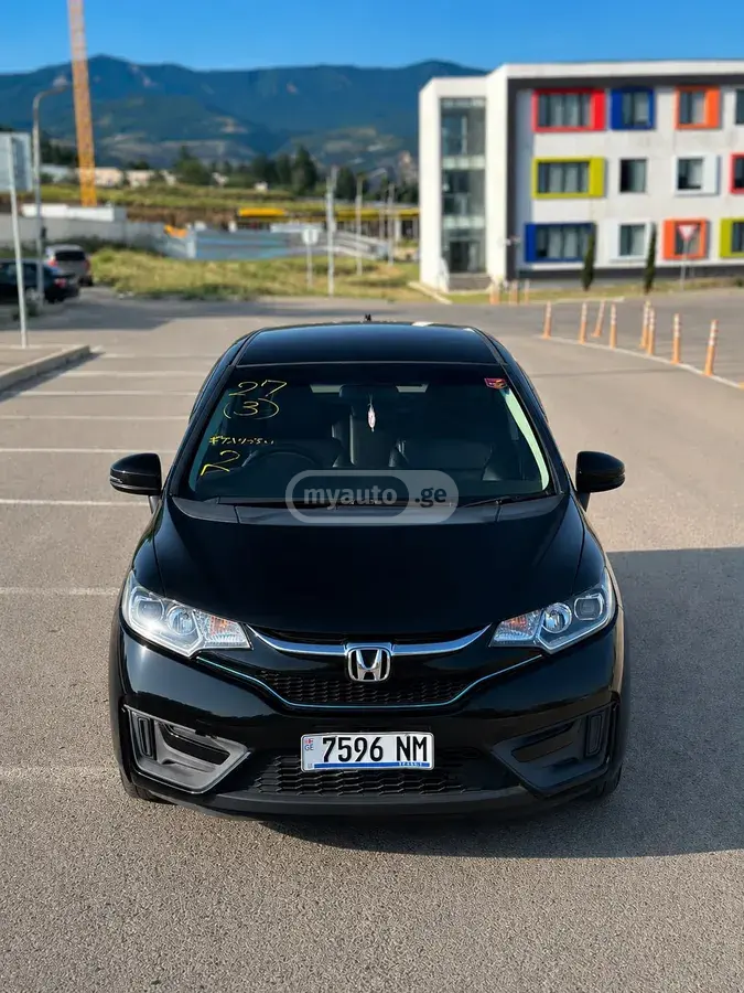 Honda Fit 2017 — photo 2
