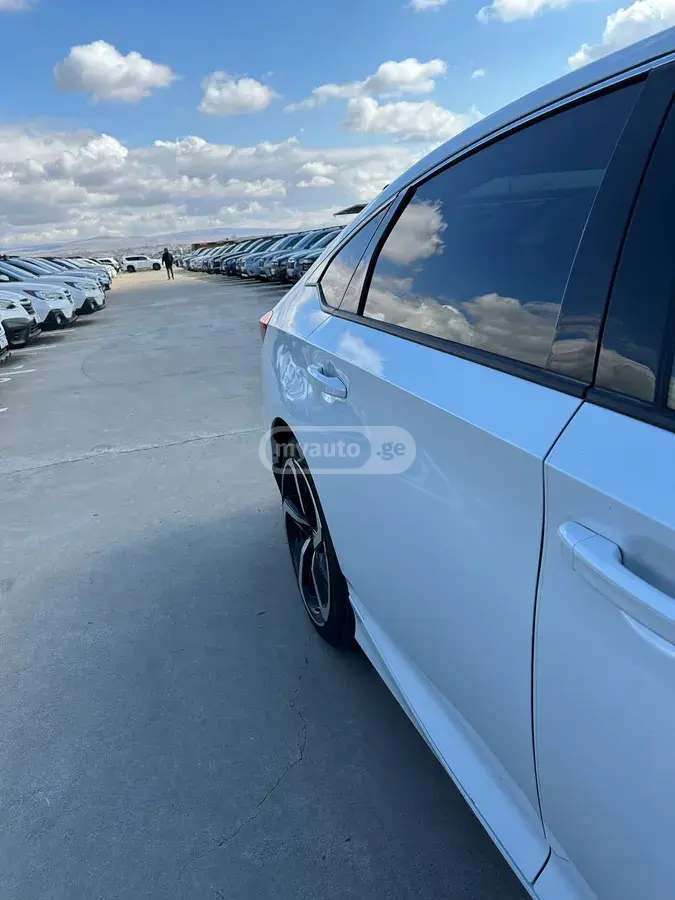 Honda Accord 2022 — photo 2