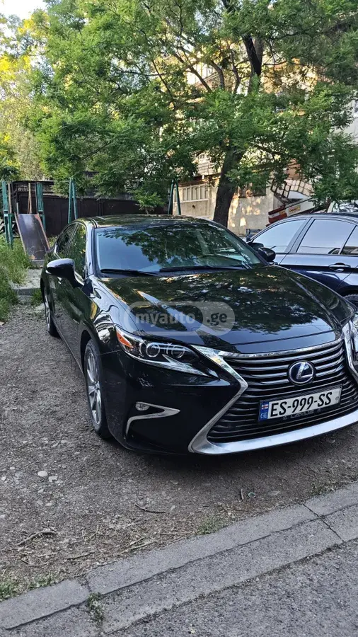 Lexus ES 300 2016 — photo 2