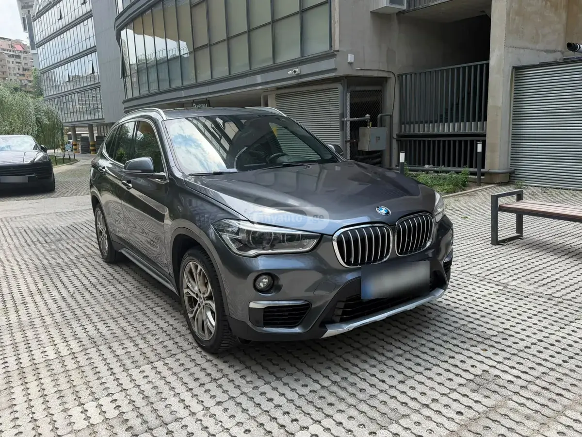 BMW X1 2017 — photo 2