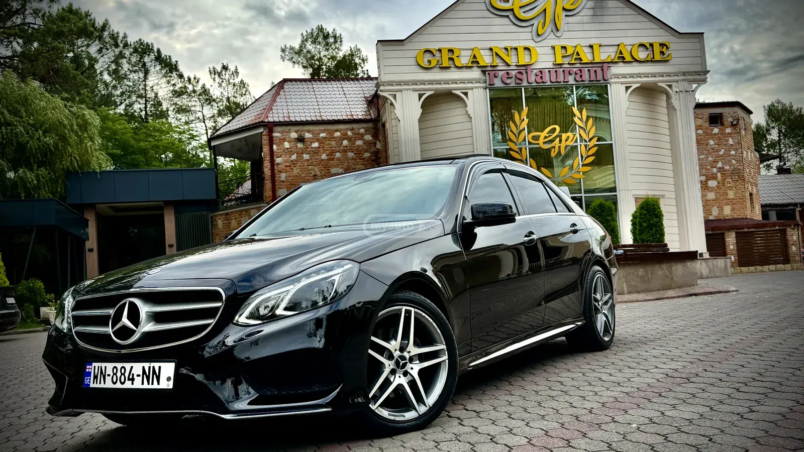Mercedes-Benz E 350 2014 — photo 2