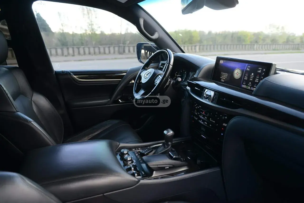 Lexus LX 450 2019 — photo 2