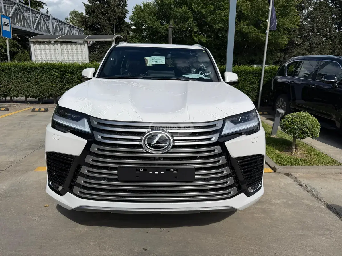 Lexus LX 500 2026 — photo 2