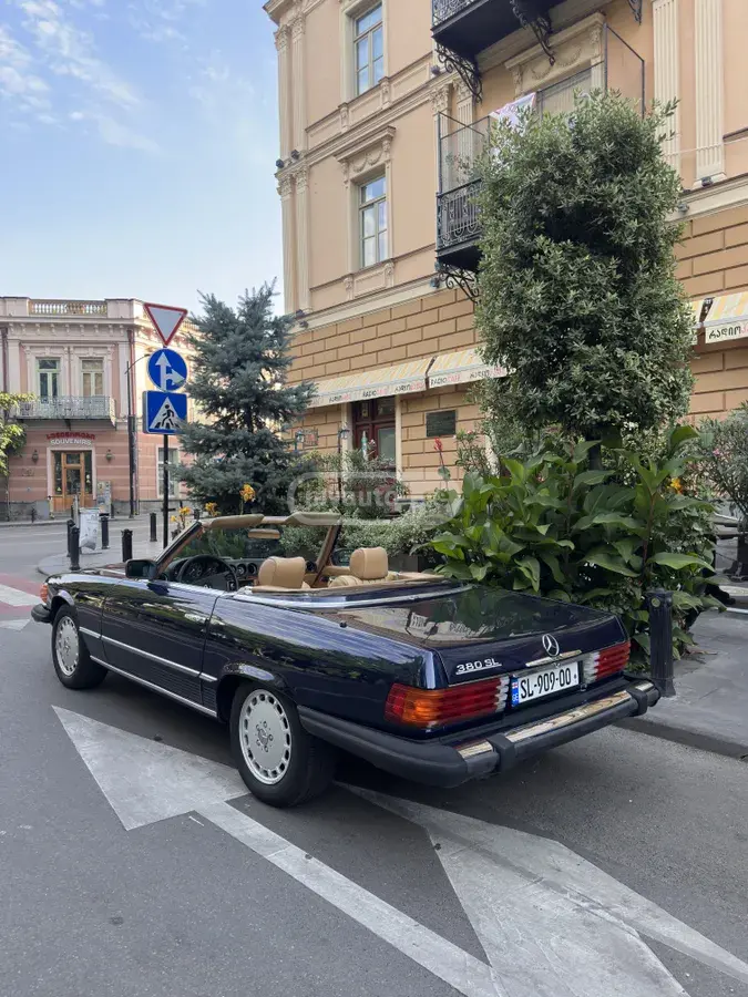 Mercedes-Benz SL 380