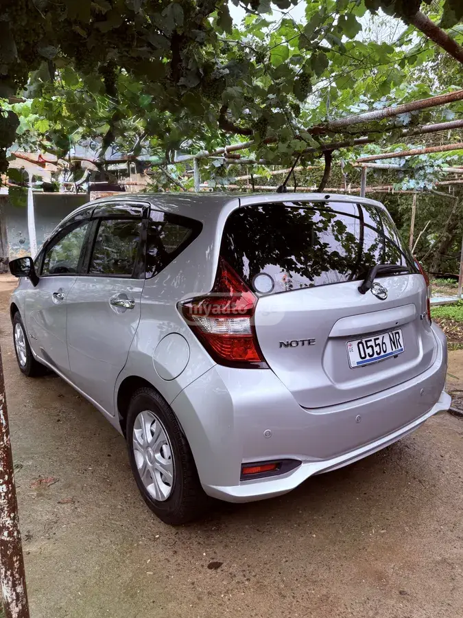 Nissan Note 2021 — photo 2