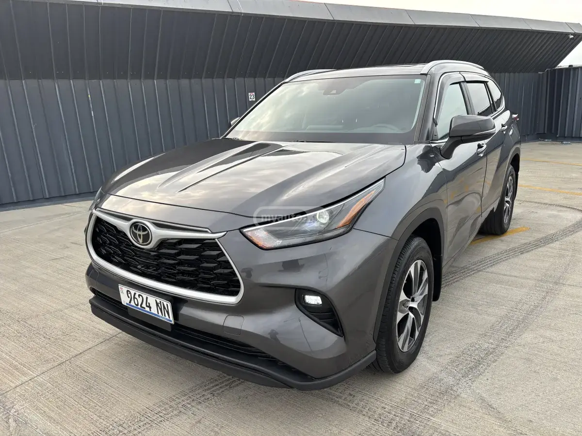 Toyota Highlander 2023 — photo 2