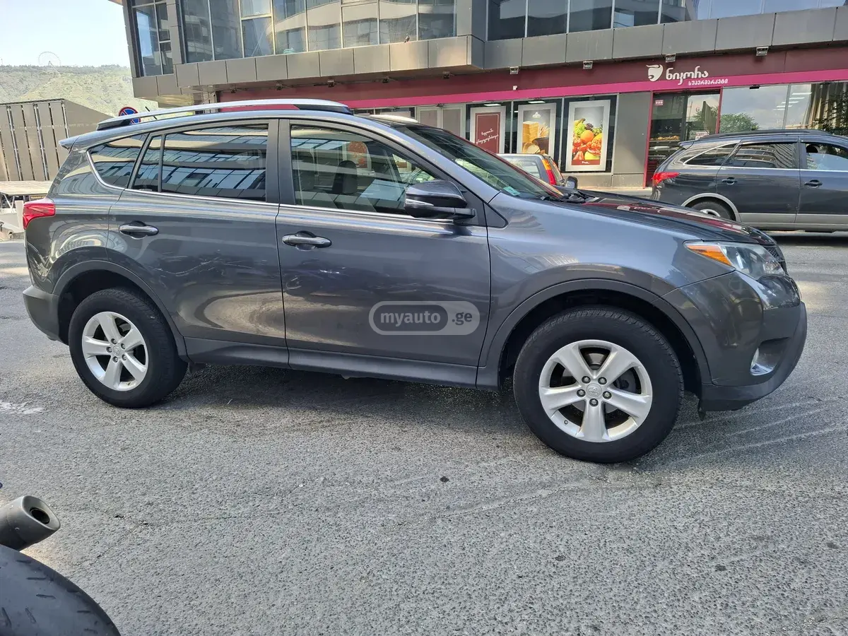 Toyota RAV4 2015 — photo 2