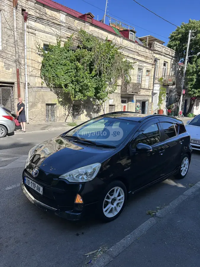 Toyota Aqua 2015 — photo 2