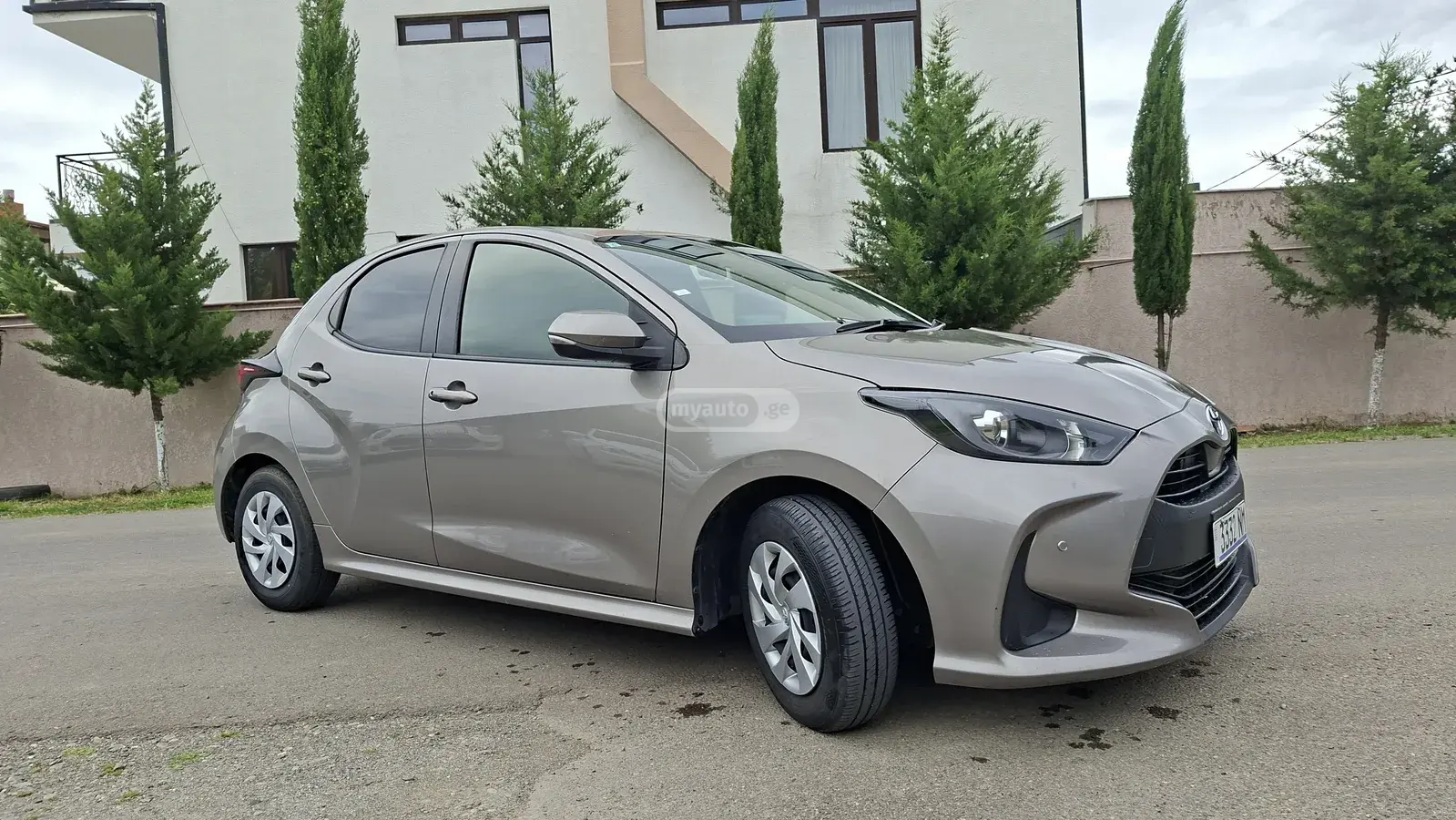Toyota Yaris 2021 — photo 2