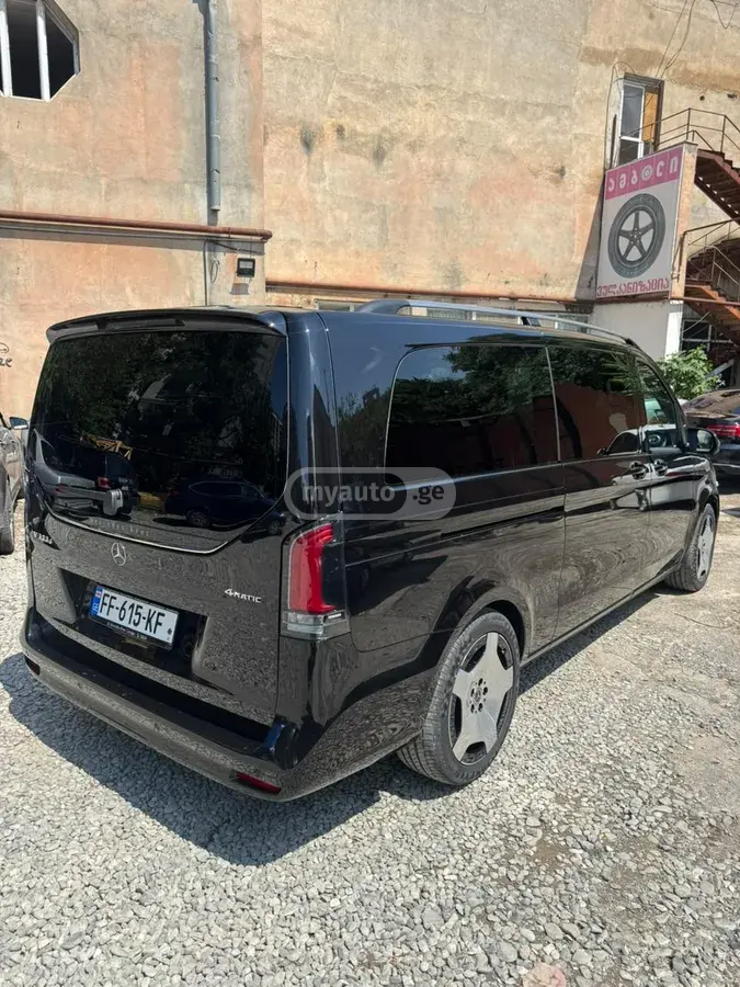 Mercedes-Benz V 300 2026 — photo 2