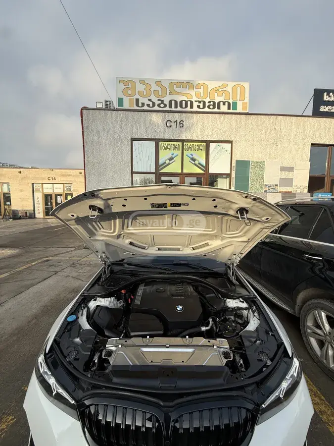 BMW 330 2022 — photo 2