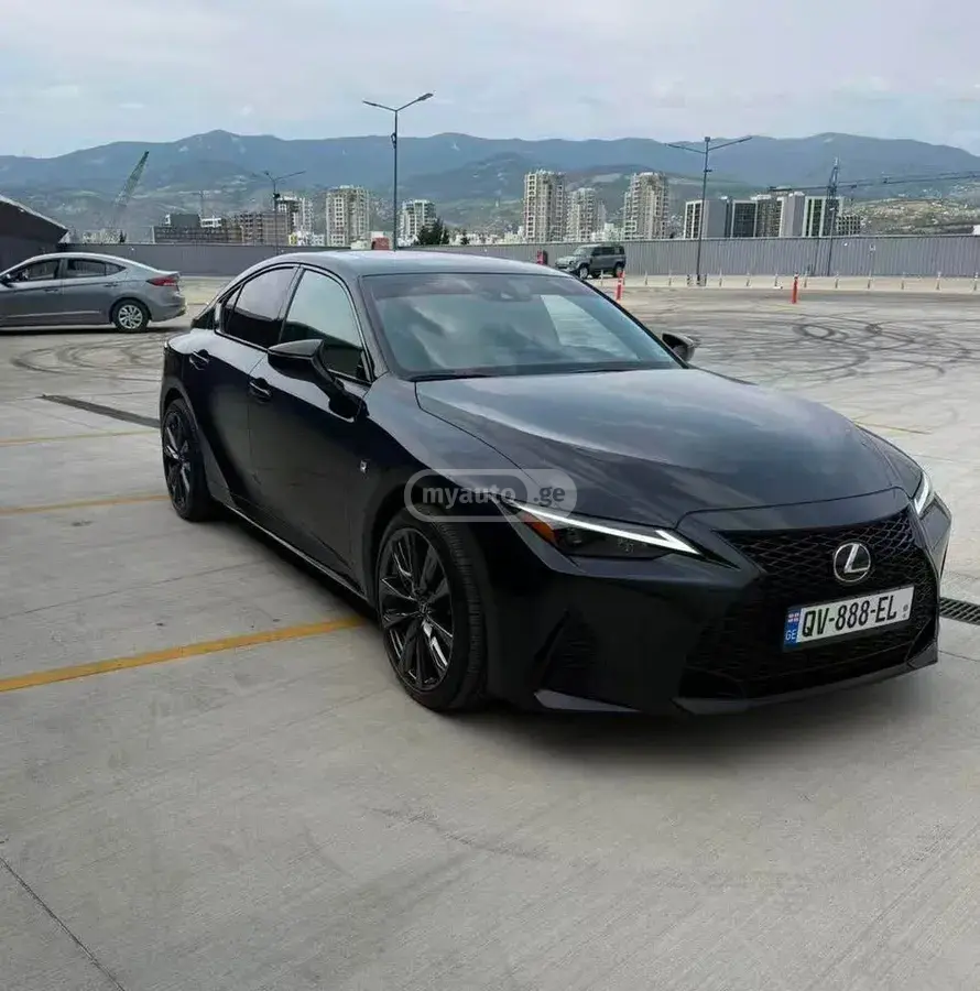 Lexus IS 350 2025 — photo 2