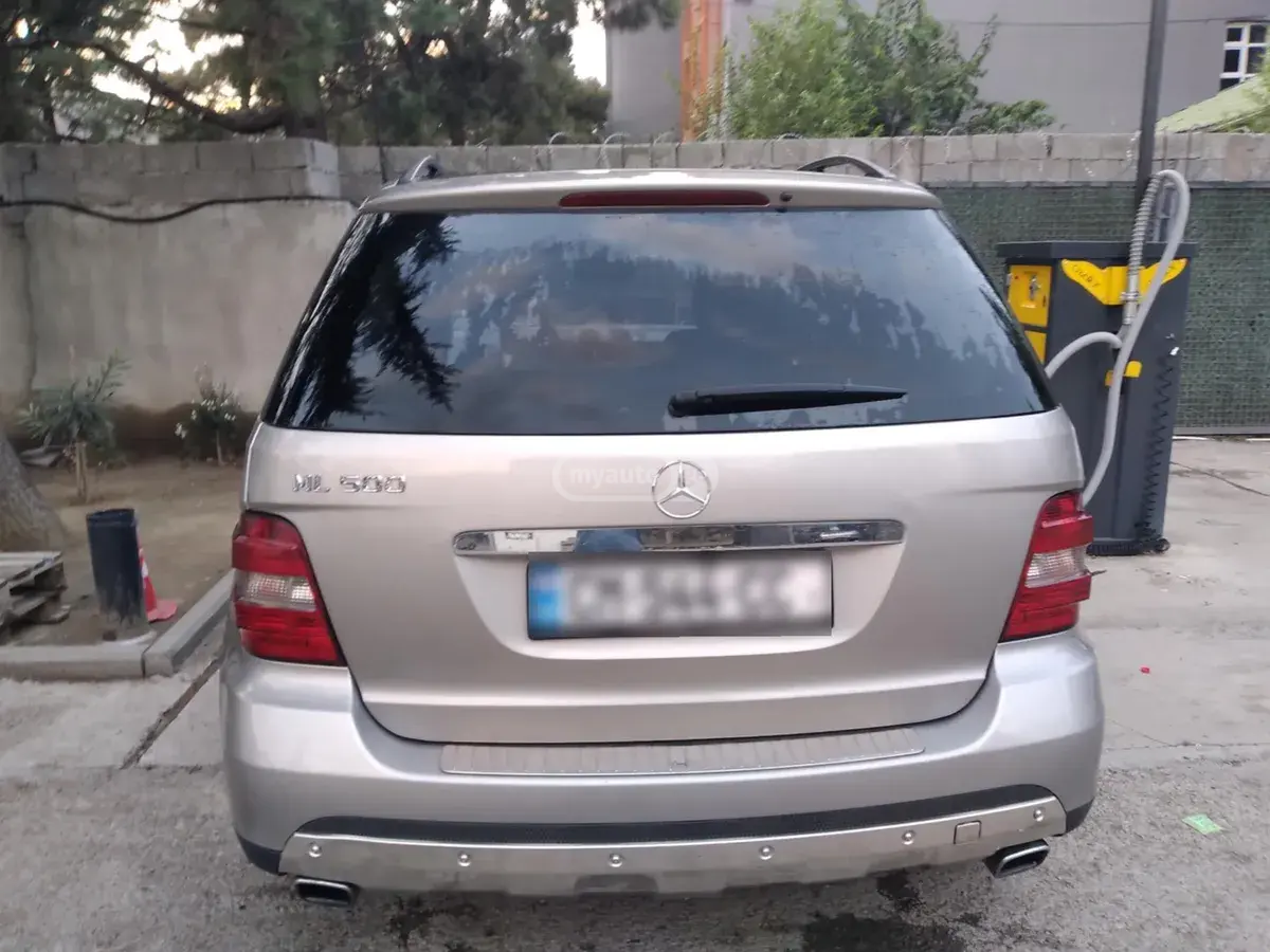 Mercedes-Benz ML 500