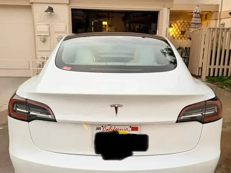 Tesla Model 3 2023 — photo 2