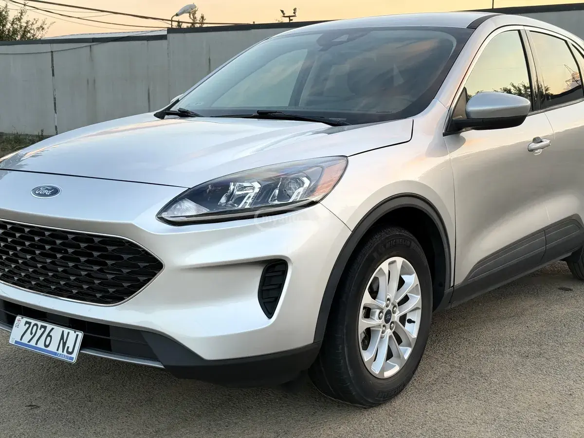 Ford Escape 2020 — photo 2