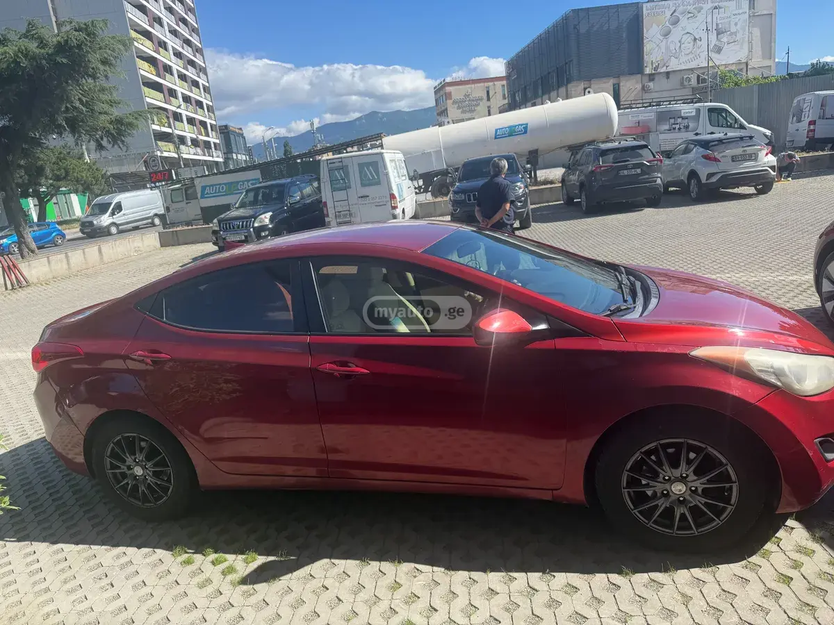Hyundai Elantra 2013 — photo 2
