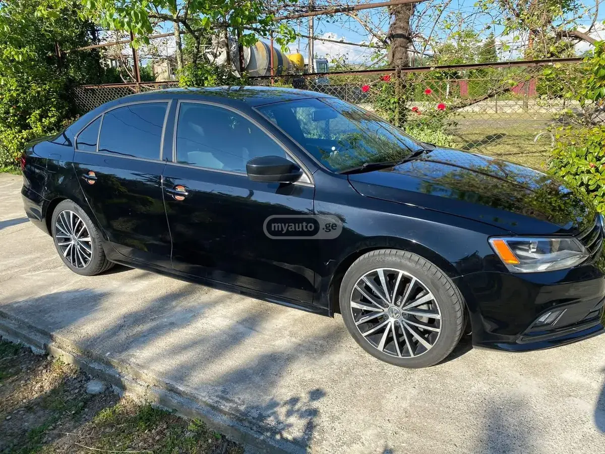 Volkswagen Jetta 2015 — photo 2