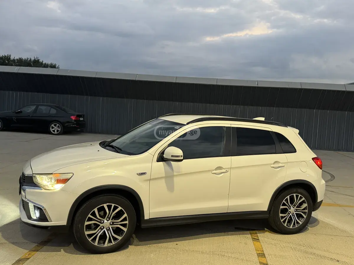 Mitsubishi Outlander Sport 2019 — photo 2