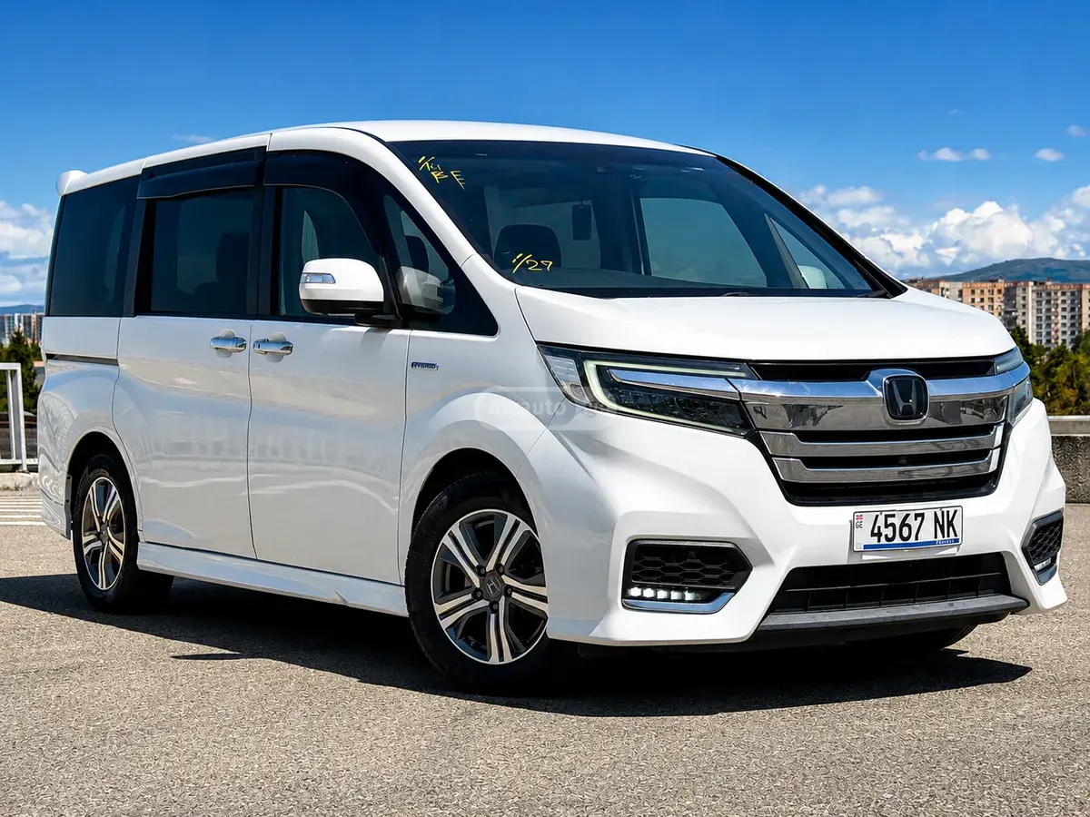 Honda Step Wagon 2019 — photo 2