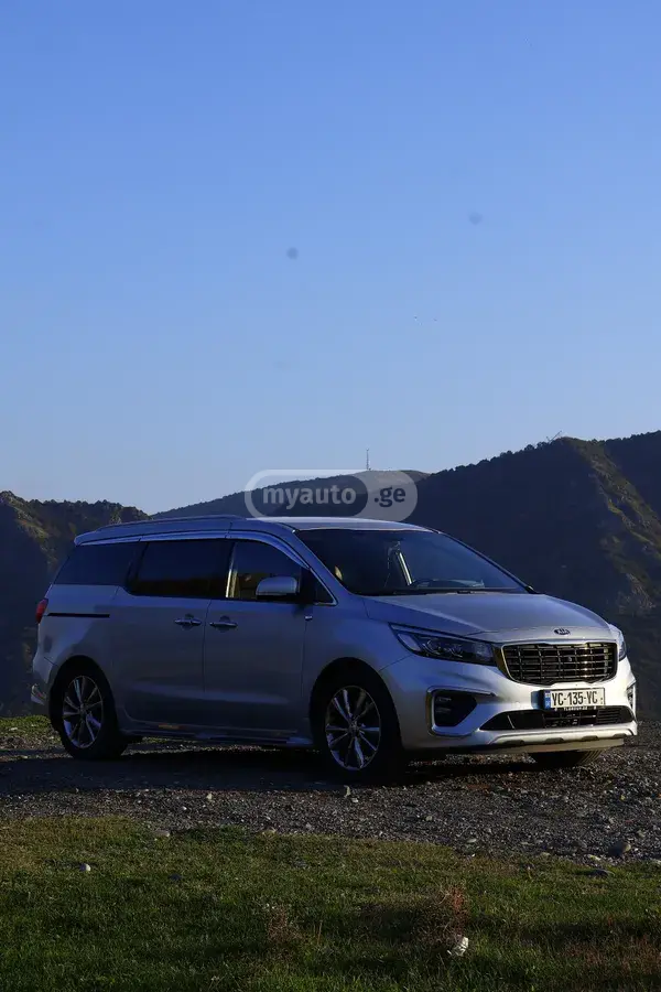 Kia Carnival 2019 — photo 2