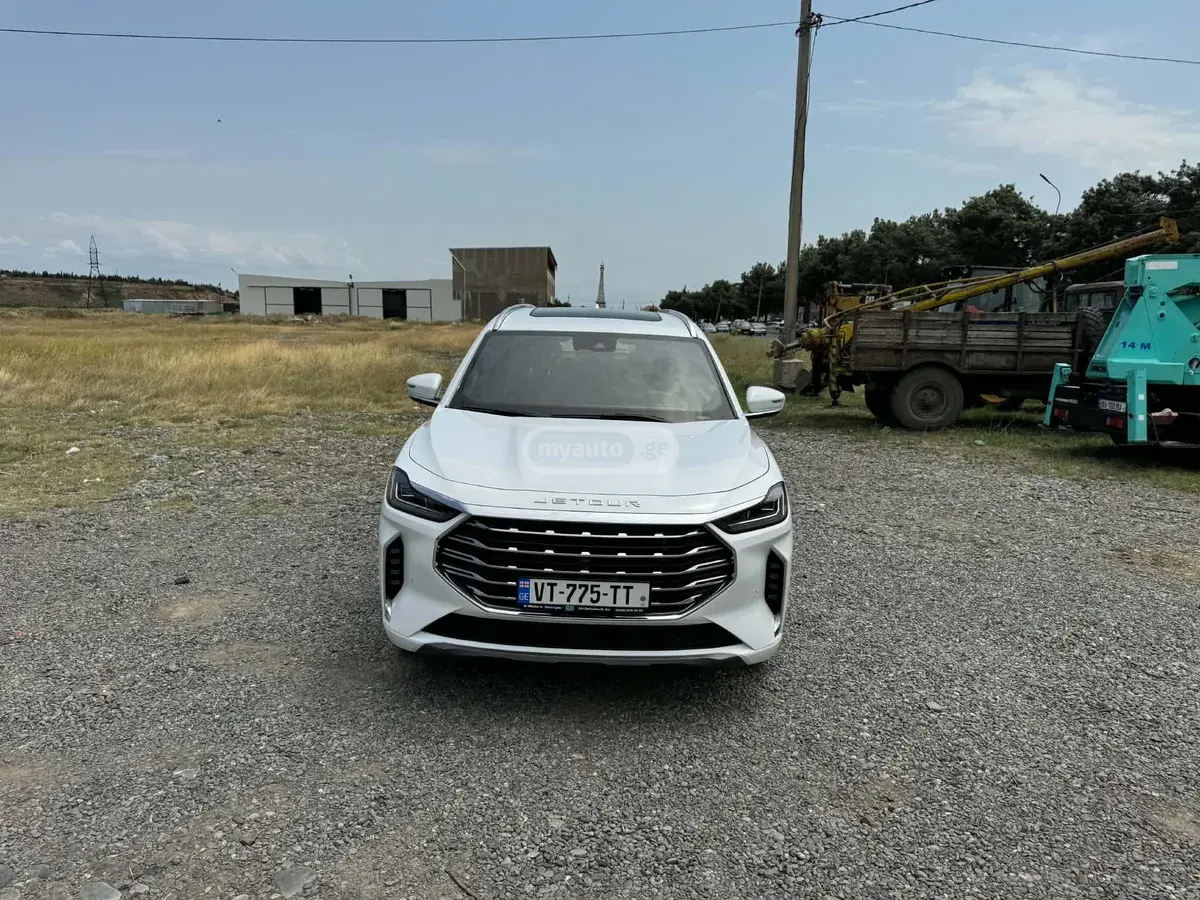 Jetour X70 Plus 2023 — photo 2