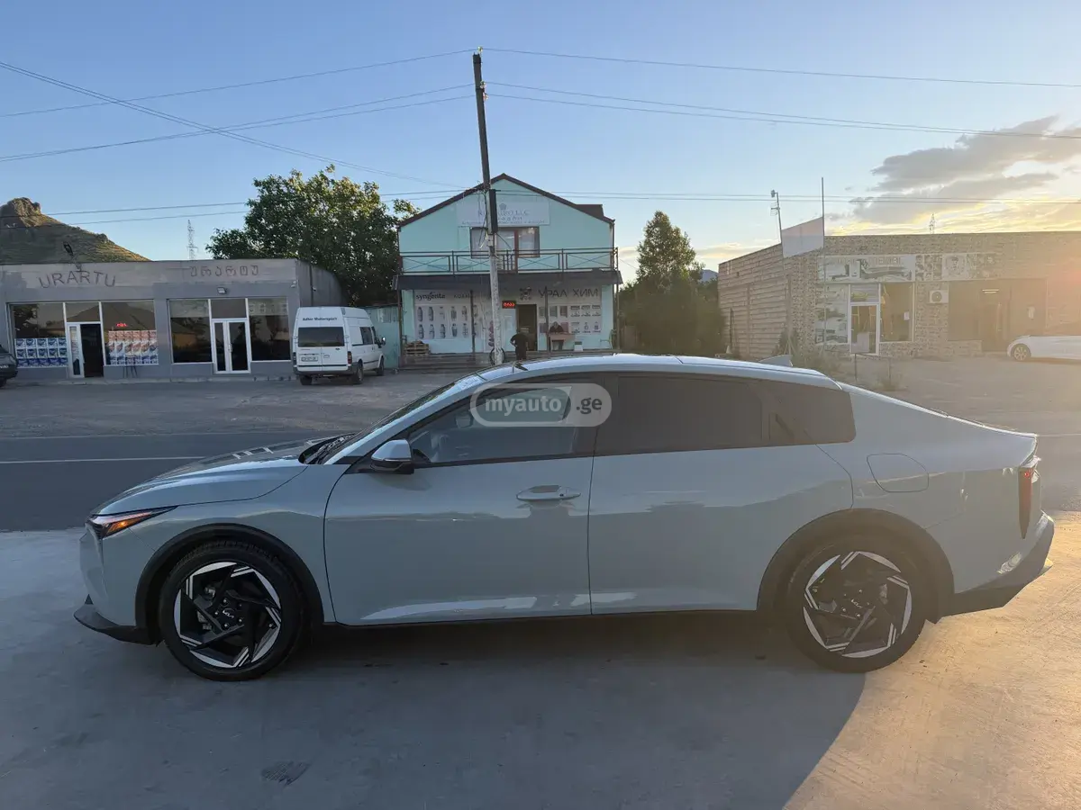 Kia K4 2025 — photo 2