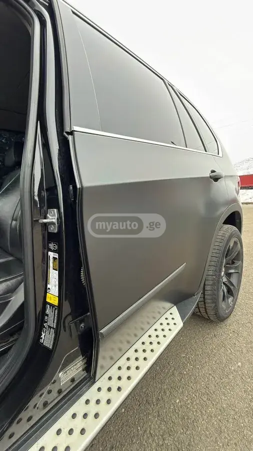 BMW X5 2013 — photo 2