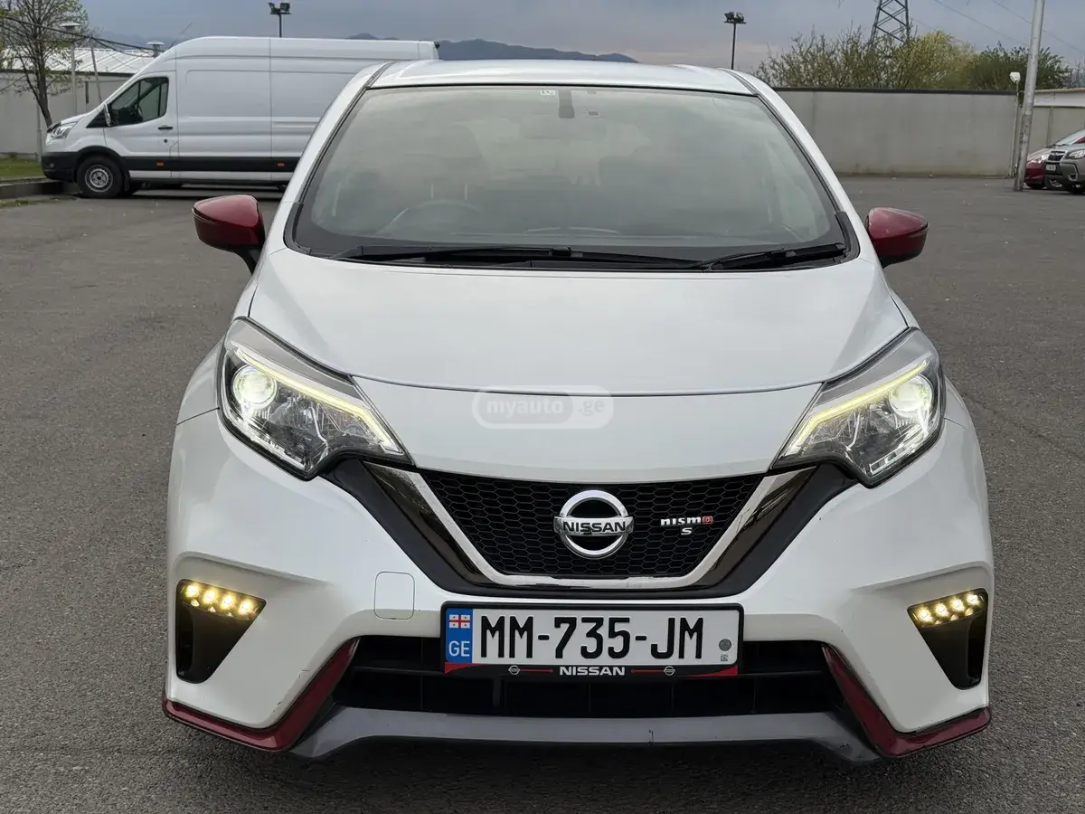Nissan Note 2018 — photo 2