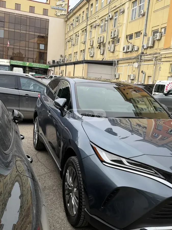 Toyota Venza 2022 — photo 2