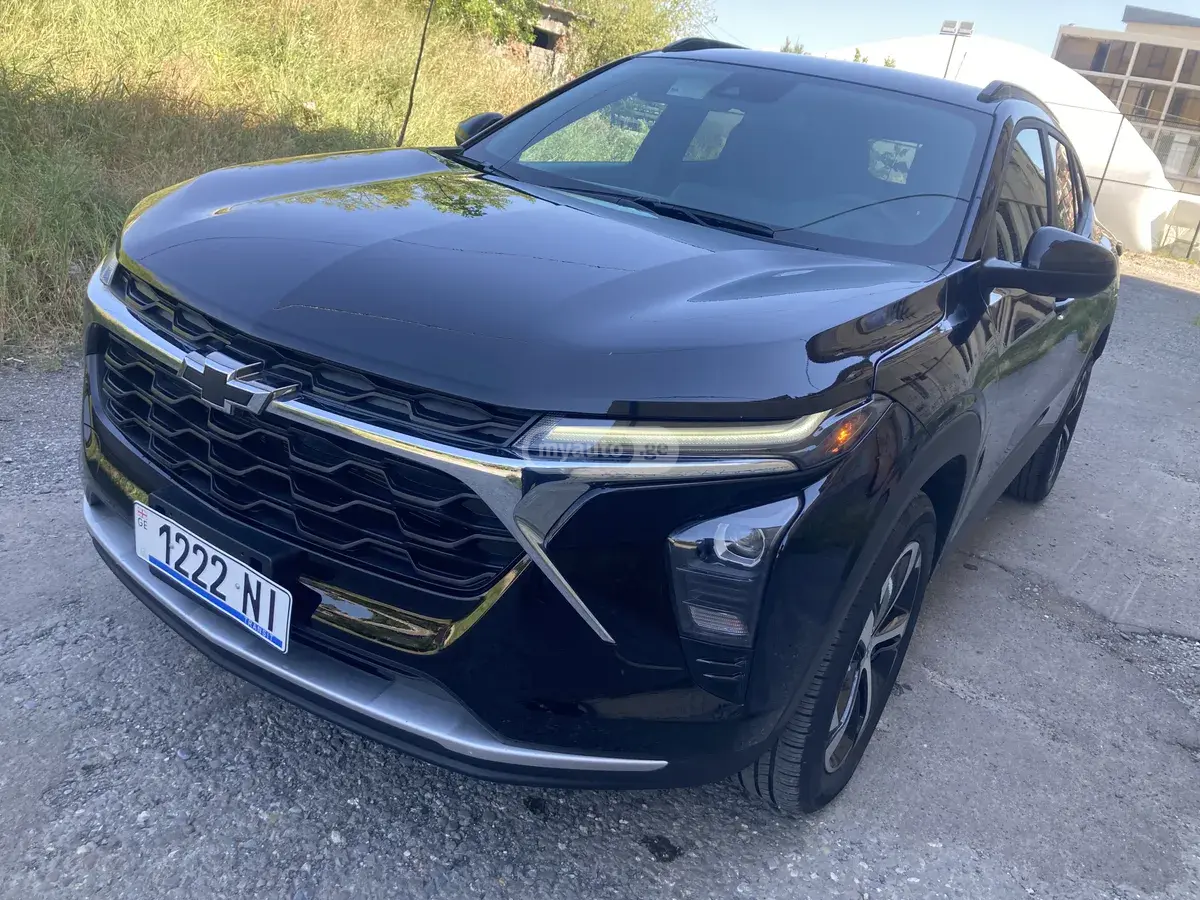 Chevrolet Trax 2023 — photo 2