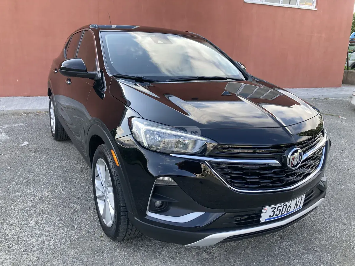 Buick Encore 2023 — photo 2