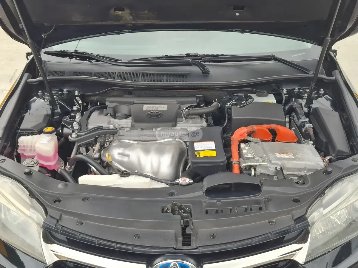 Toyota Camry 2015 — photo 2