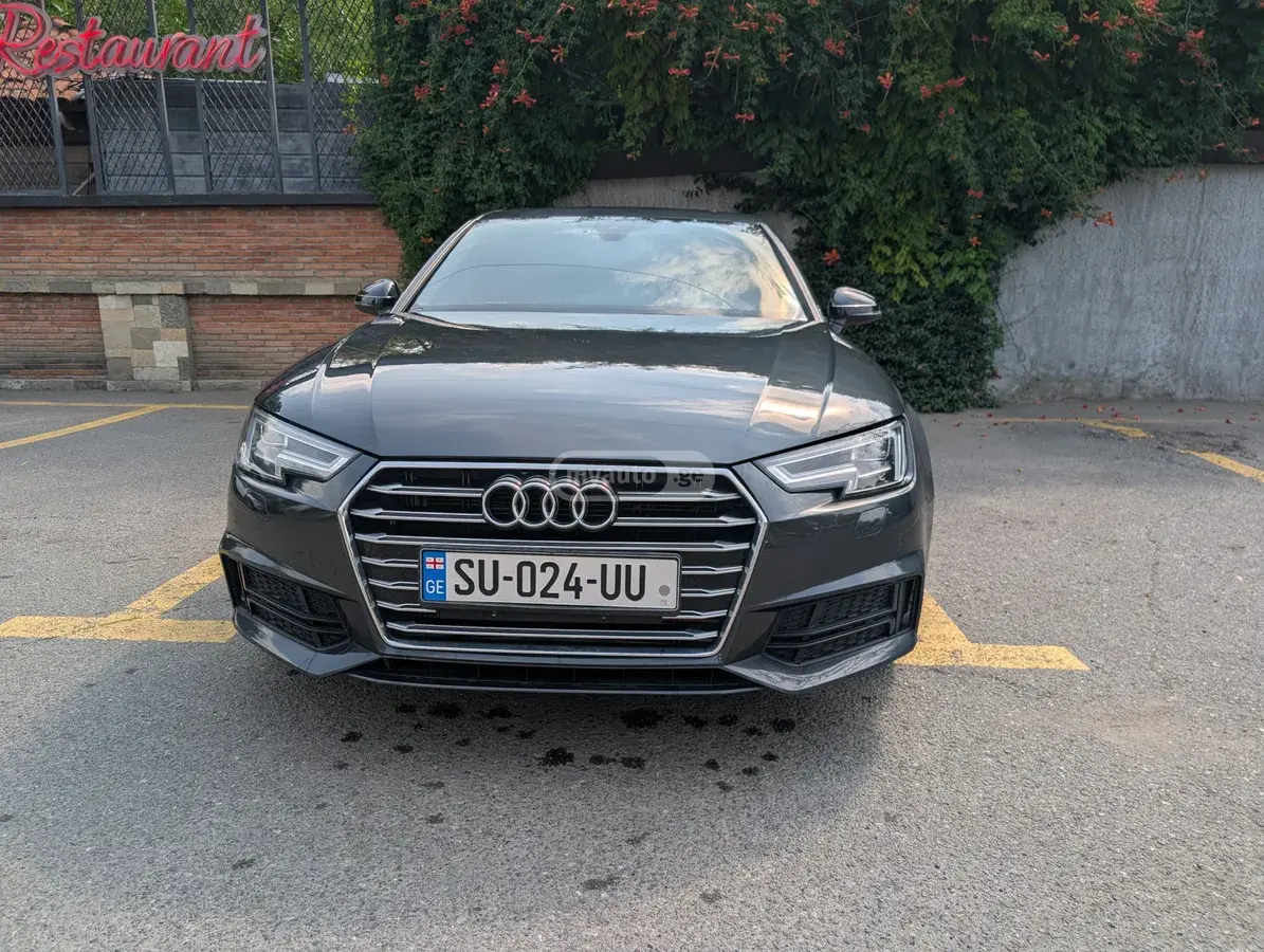 Audi A4 2018 — photo 2